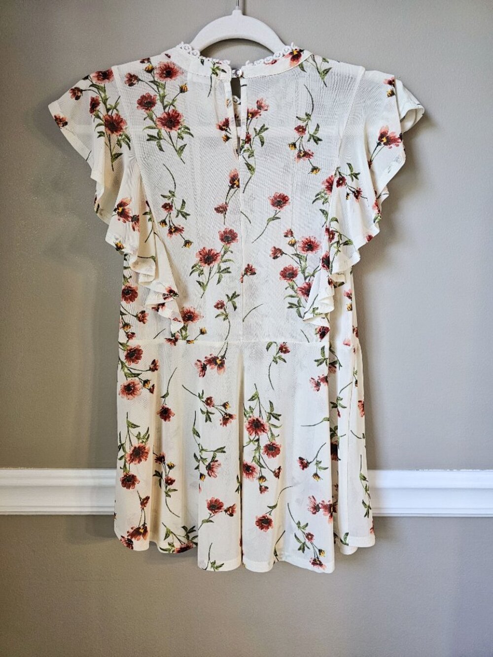 Ivy Rose Floral Flutter Sleeve Blouse Size Small Cream Boho Lace Trim - Picture 3 of 11